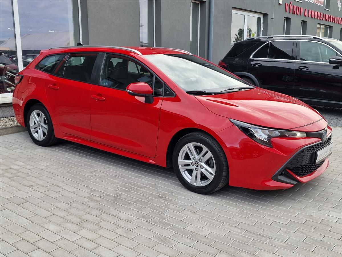 Toyota Corolla, 1.8 Hybrid Comfort, ČR,1.Maj. - fotka 2