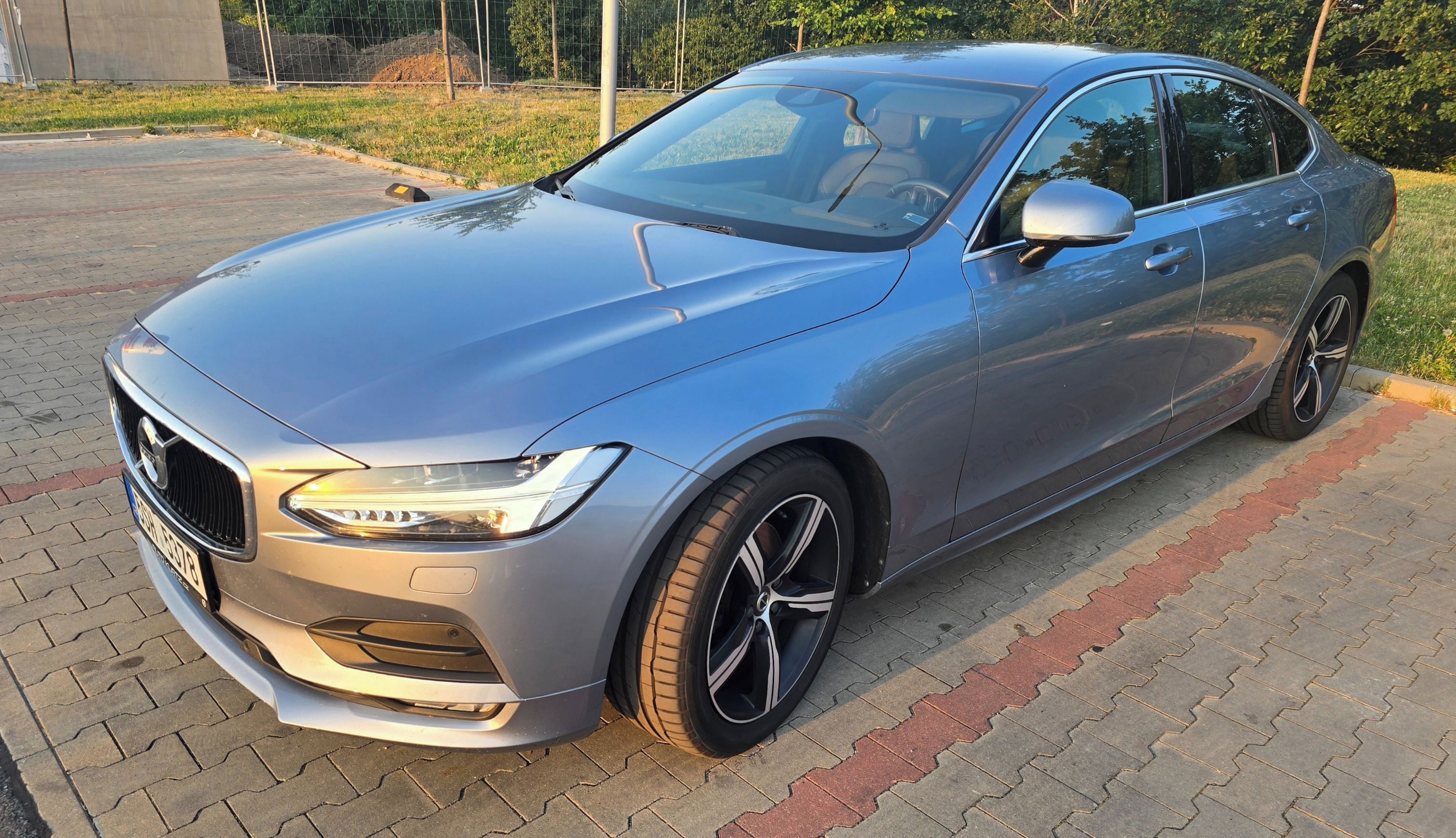 Volvo S90