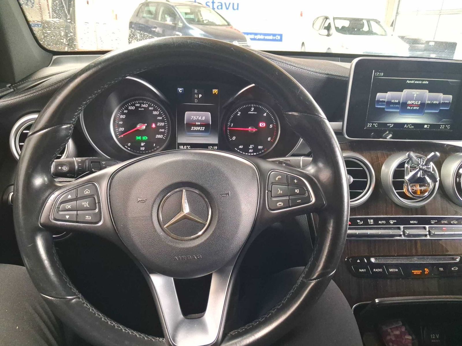 Mercedes-Benz GLC, 220 d 4MATIC, 4X4, Automat - fotka 3