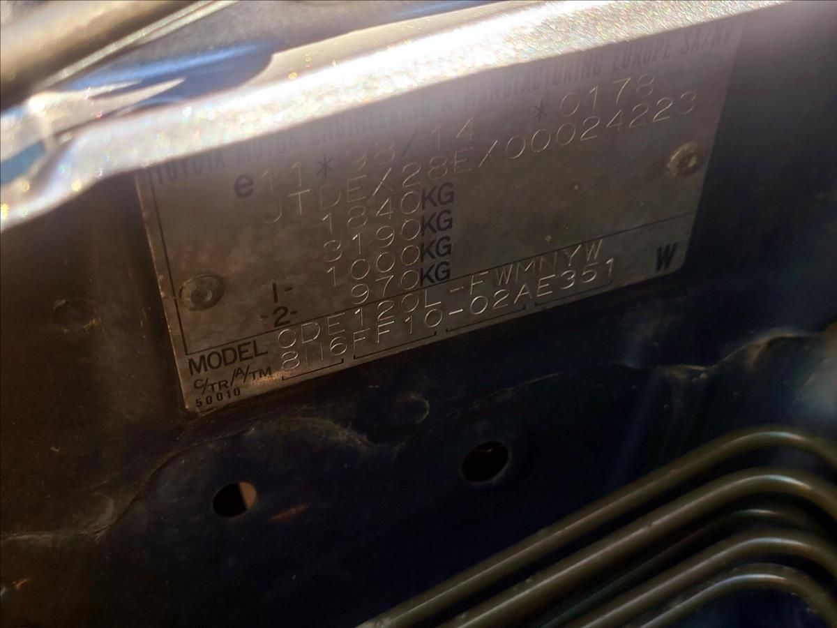 Toyota Corolla Verso, 2,0 D-4d *AUT.KLIMATIZACE* - fotka 6