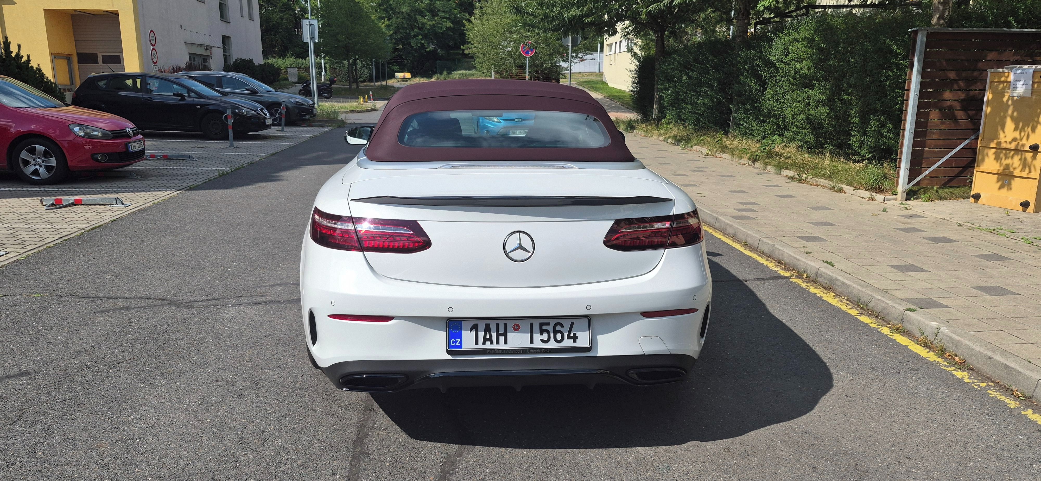 Mercedes-Benz Třídy E, MB 220D Cabrio - fotka 2