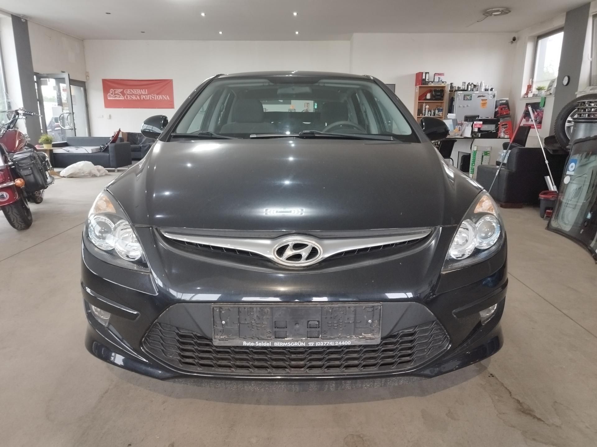 Hyundai i30, 1,6I,93KW,AUTOMAT,ALU,naj.63t - fotka 2