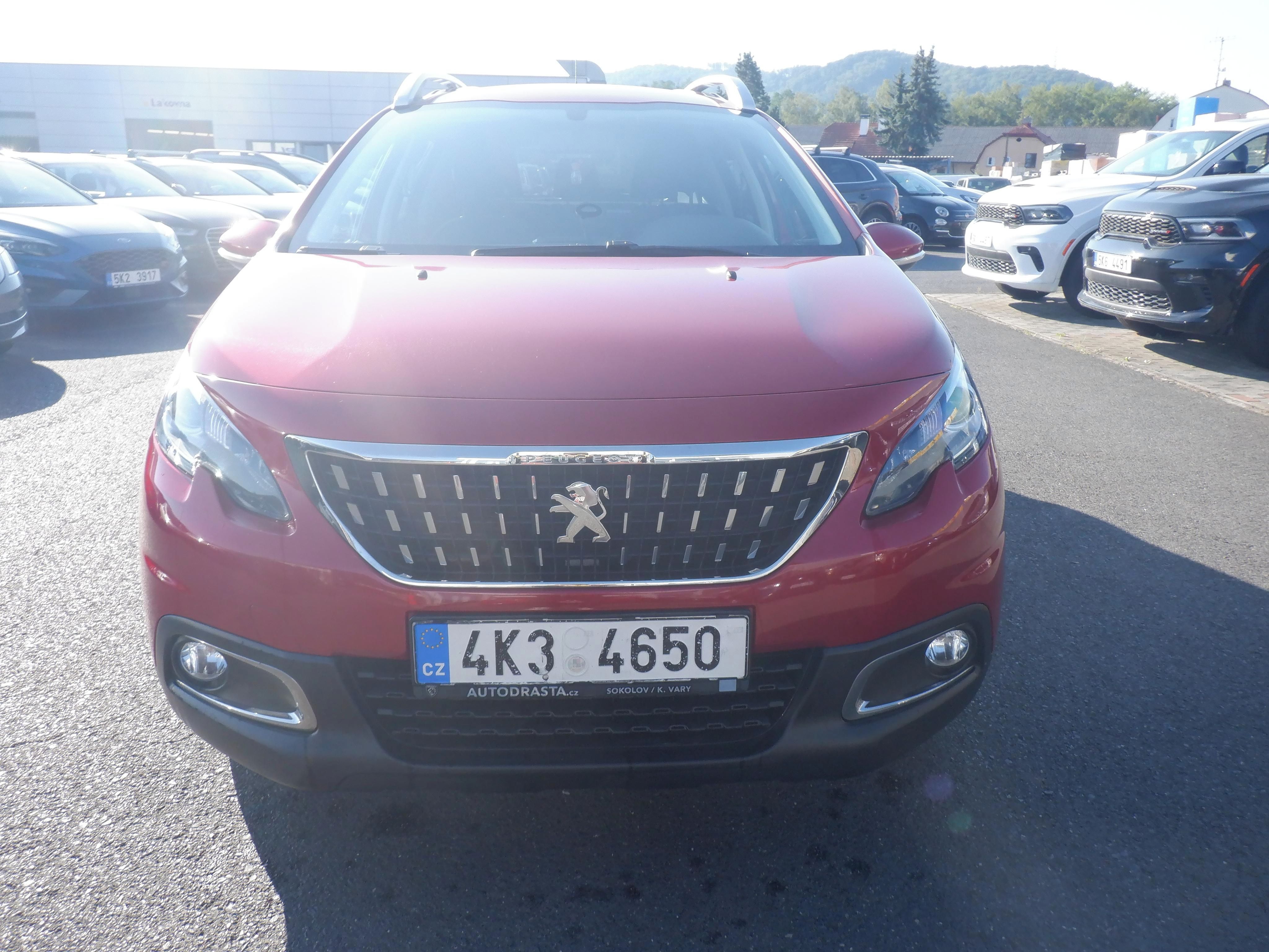 Peugeot 2008, 1.2 PureTech Active,,1.maj.ČR - fotka 2