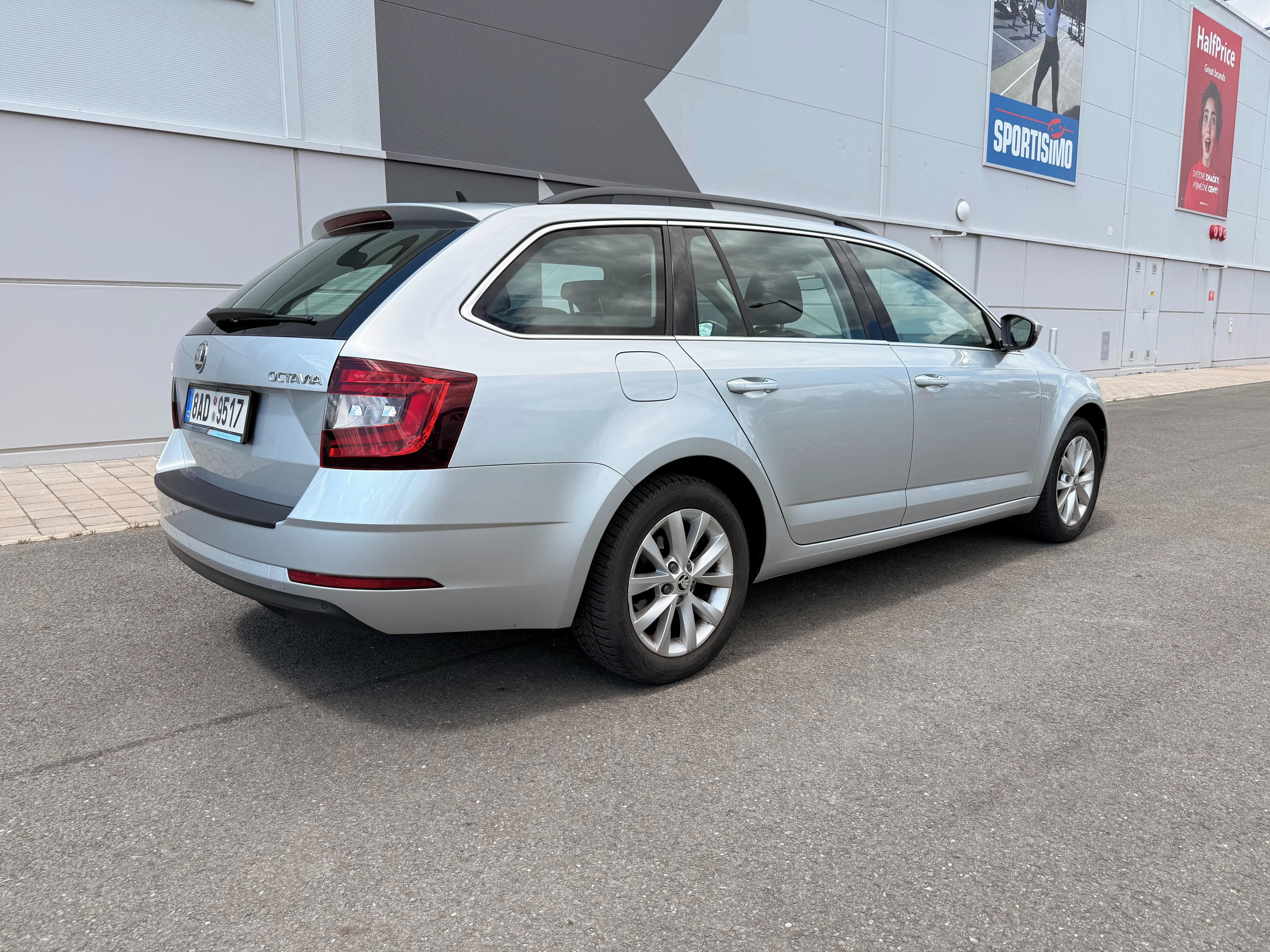 Škoda Octavia, Škoda Octavia Combi 1.5 TSI - fotka 4