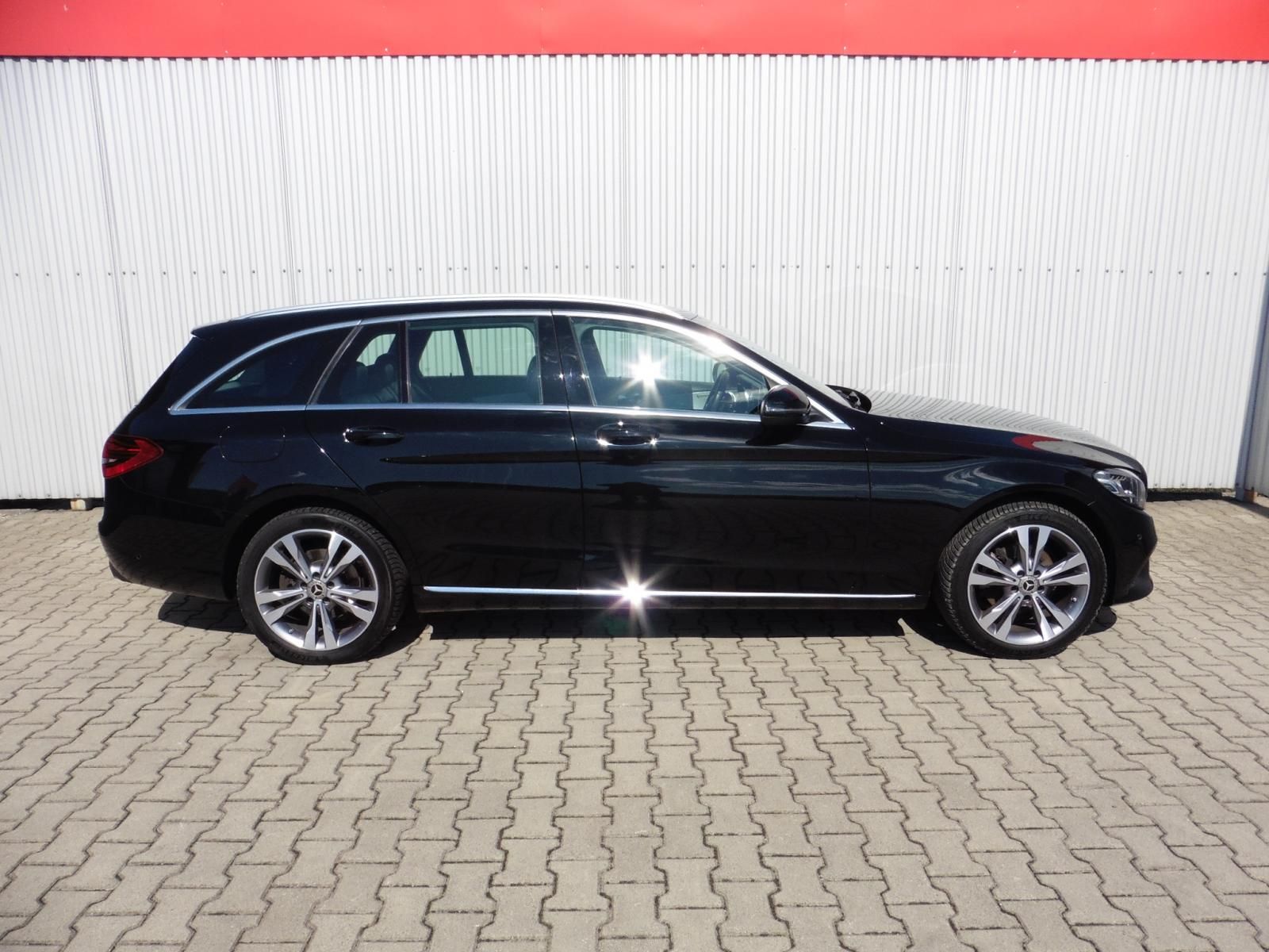 Mercedes-Benz Třídy C, 220d 4Matic Avantgarde, ... - fotka 5