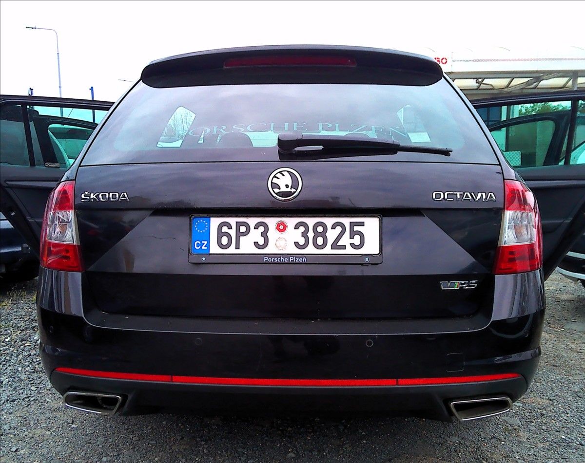 Škoda Octavia, 2,0   TDI RS PŮVOD ČR 1.MAJITE - fotka 6