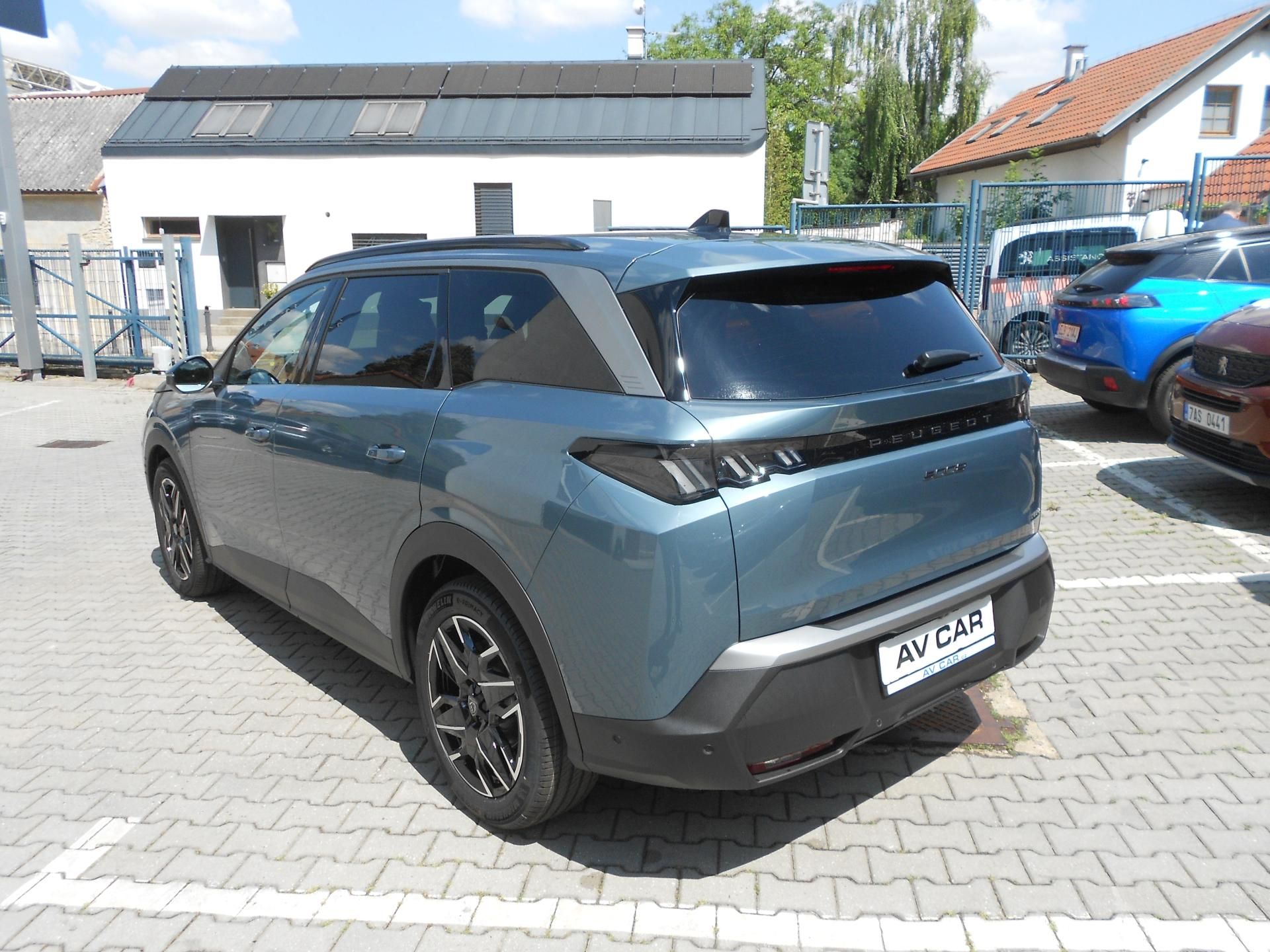 Peugeot 5008, BUSINESS Hybrid 145 e-DCS6 - fotka 2