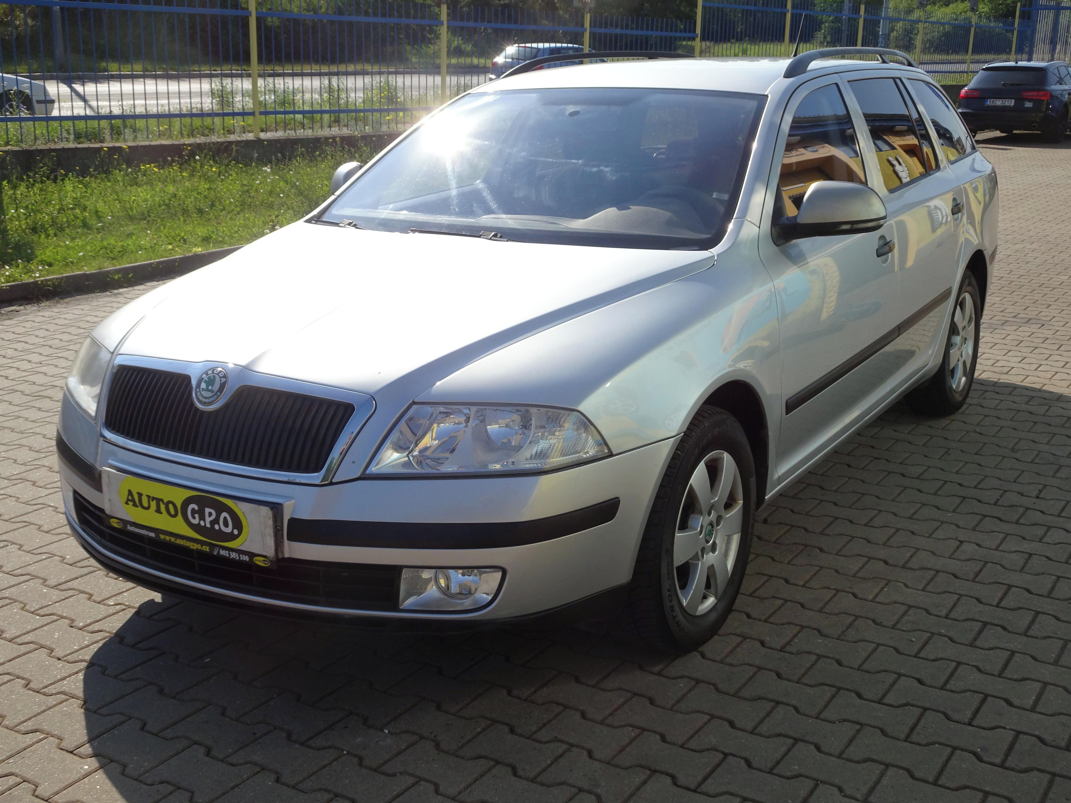 Škoda Octavia, 1.6i Combi - fotka 3