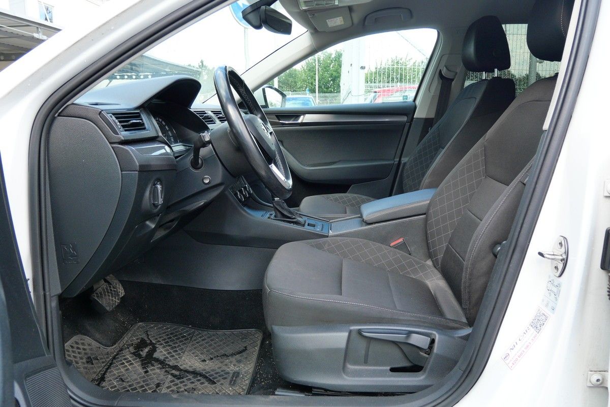 Škoda Superb, 2.0 TDI 110 kW DSG - fotka 5