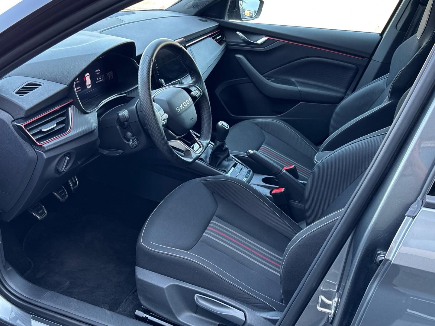 Škoda Kamiq, 1.0 TSI / 85 kW Monte Carlo - fotka 6