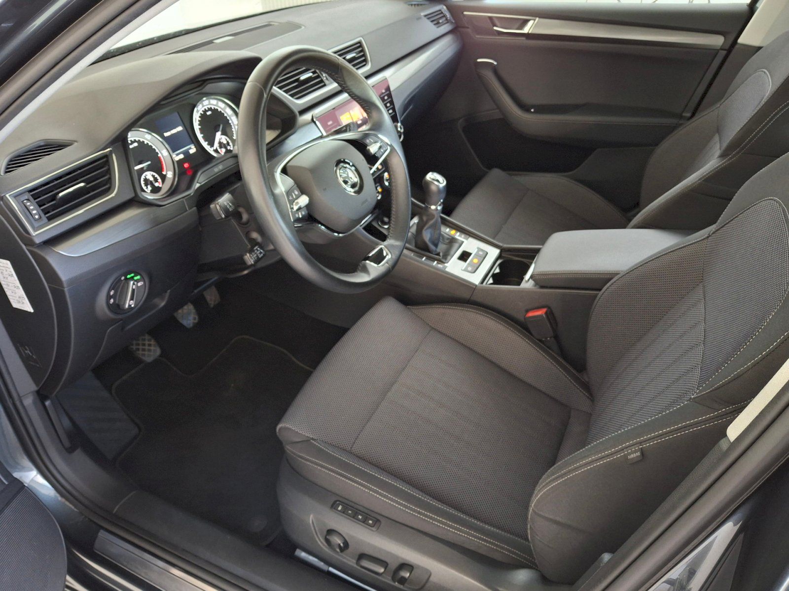 Škoda Superb, Style Extra 2,0TDi 110kW - fotka 6