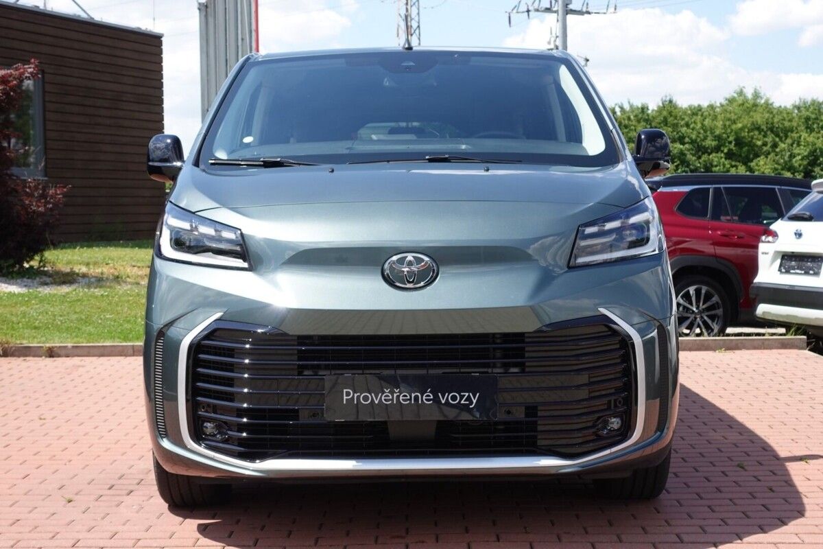 Toyota Proace Verso, 2.0 Diesel 144 6 MT 5D L2 Fami - fotka 2