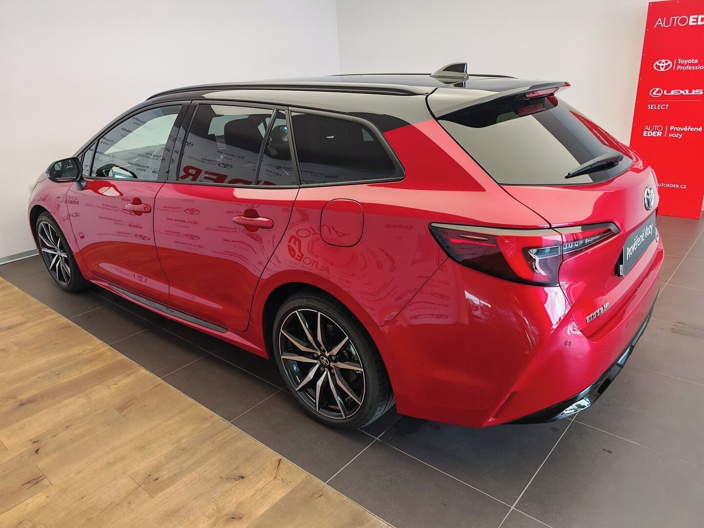 Toyota Corolla, Touring sports, 1.8 Hybrid GR - fotka 6