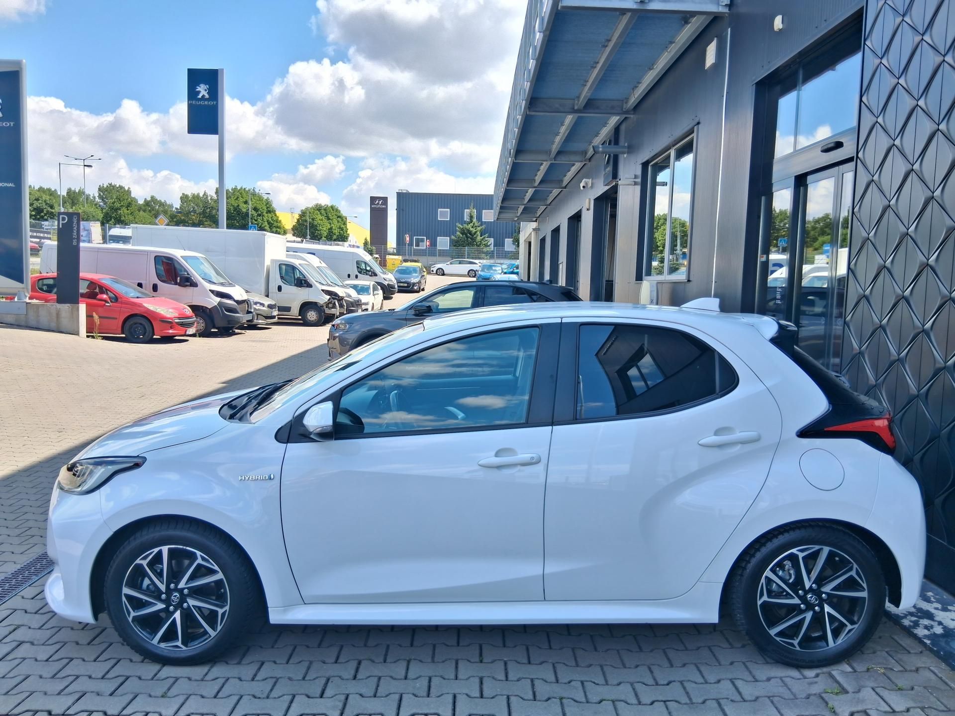 Toyota Yaris, COMFORT STYLE 1.5 Hyb. 85 kW - fotka 4