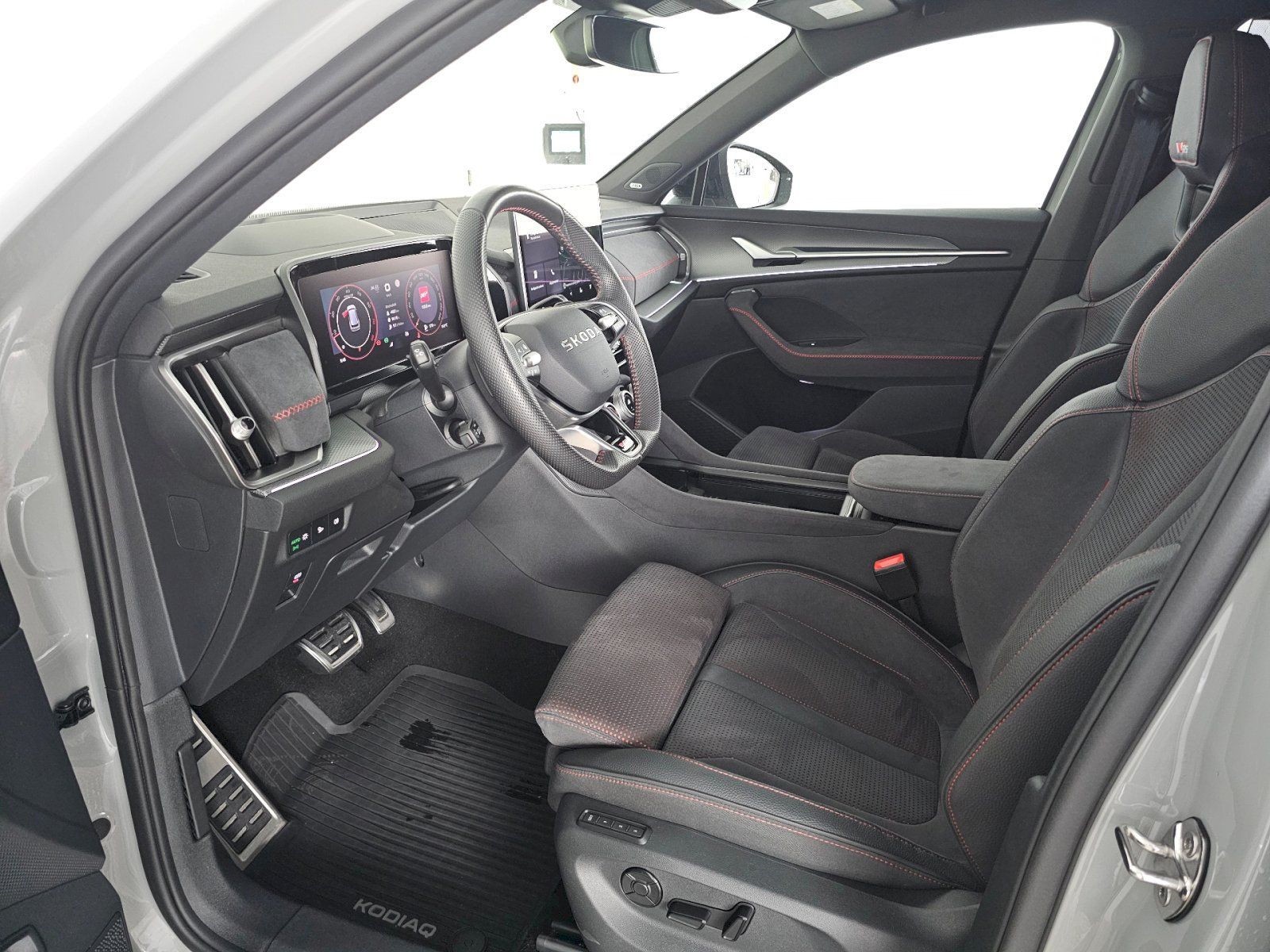 Škoda Kodiaq, RS 2.0TSi 195kW 4X4 WEBASTO TA - fotka 6