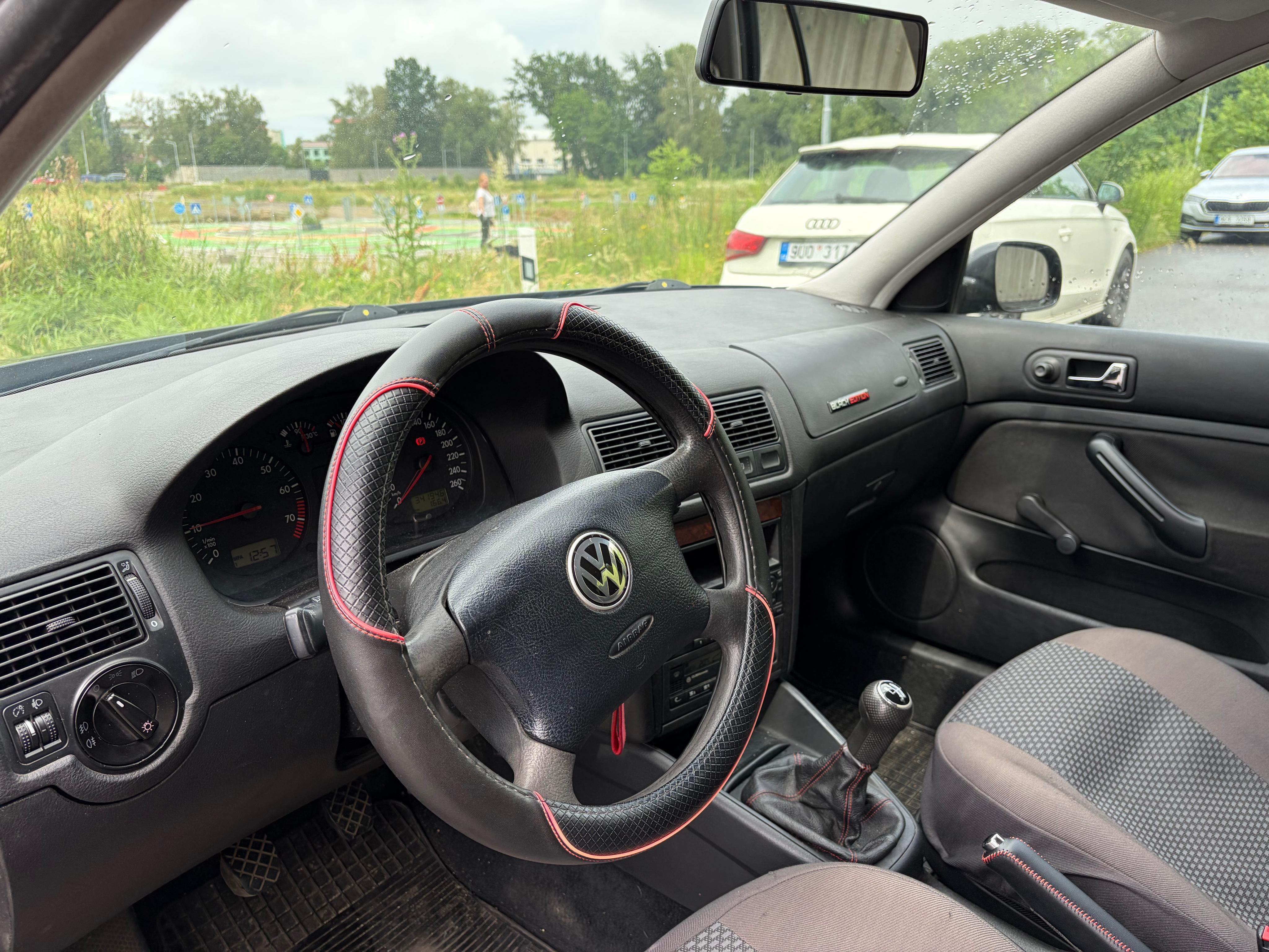 Volkswagen Golf, 1.6 - zachovalé, cuká - fotka 5