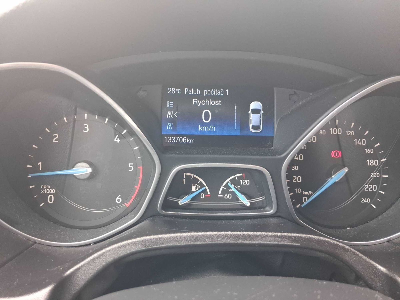 Ford Focus, 1.5 TDCi, Automatická klima - fotka 3