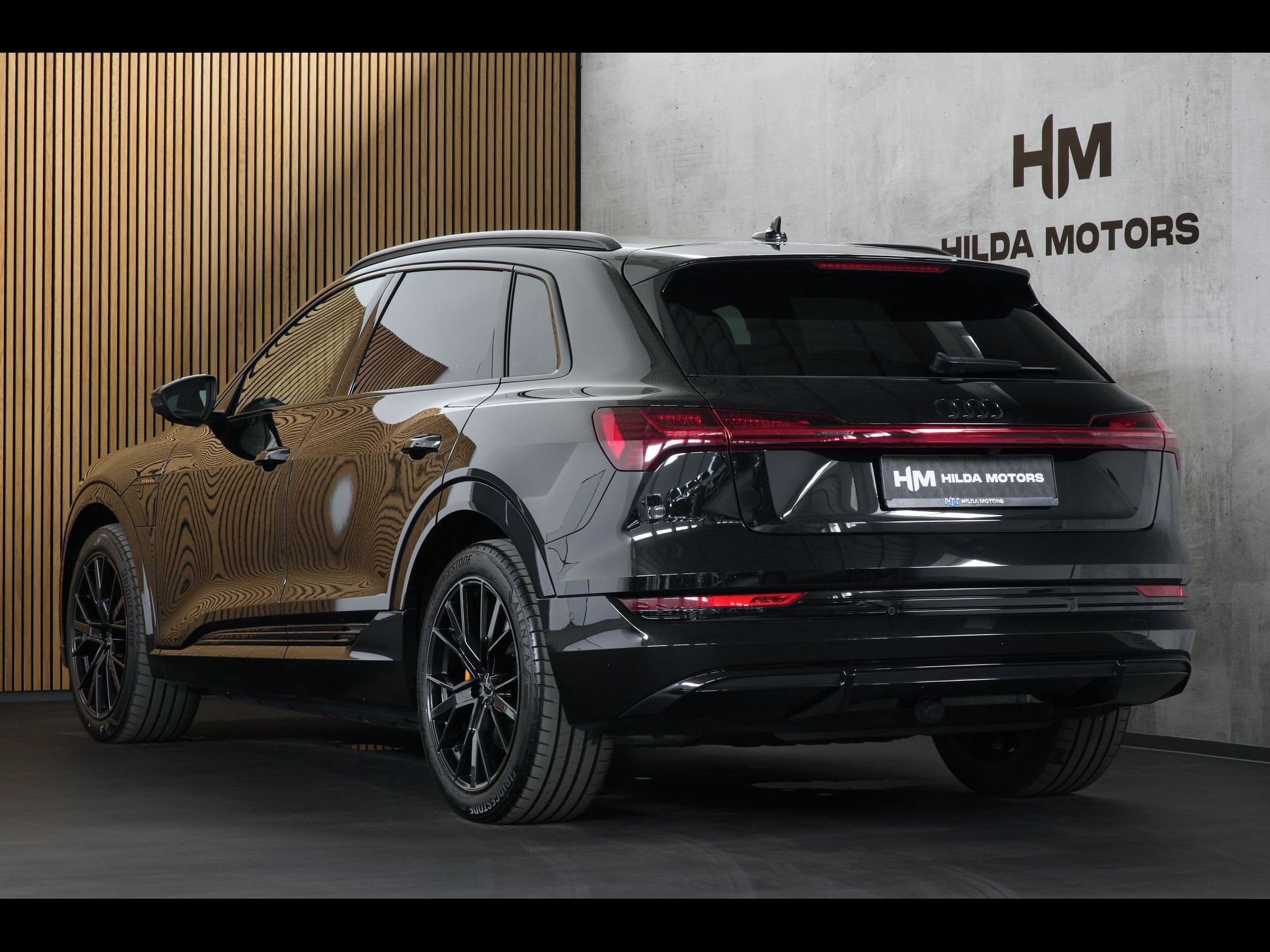Audi e-tron, 55 300kW S-line BlackEdi NV TZ - fotka 2