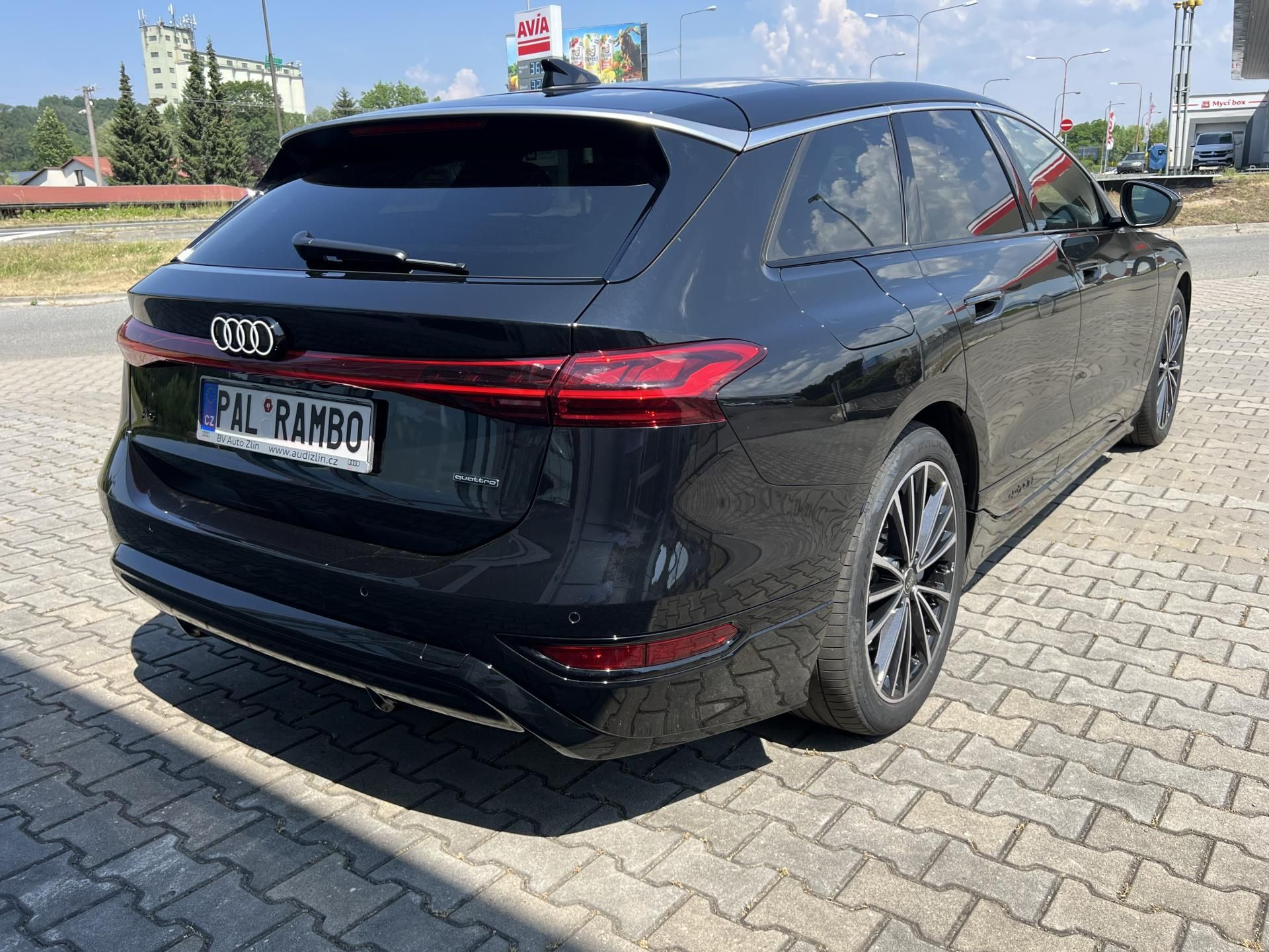 Audi A6 Avant, Audi A6 Avant E-tron quattro - fotka 6
