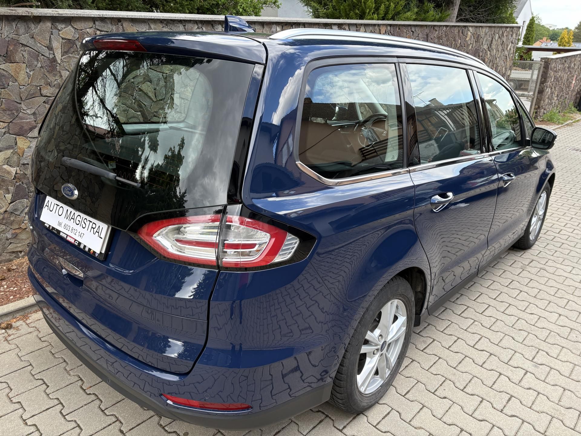 Ford Galaxy, 2.0 EcoBlue  Titanium 7 míst - fotka 3
