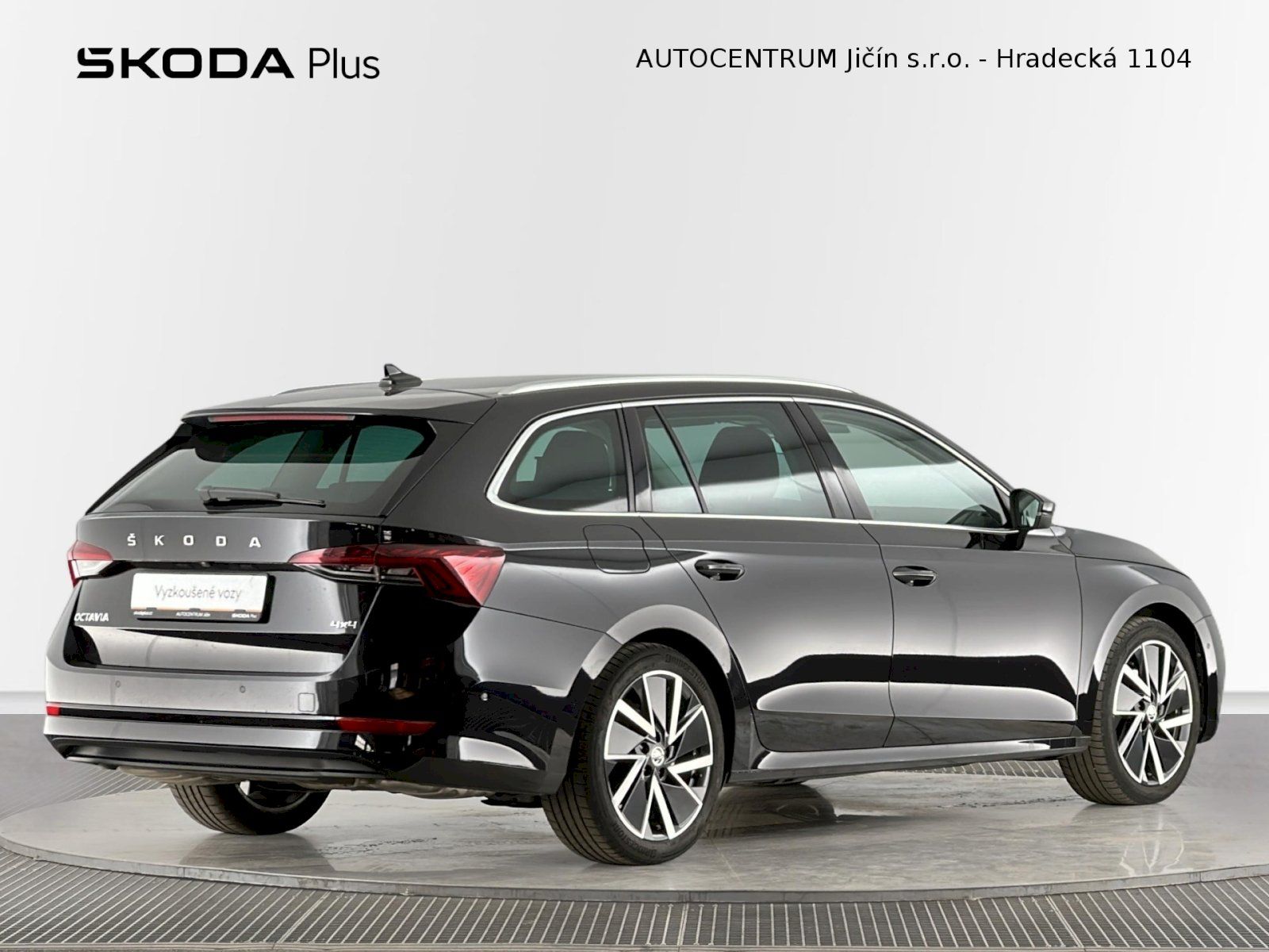Škoda Octavia, Combi DSG 2.0TSI 140kW 4x4 Sty - fotka 2