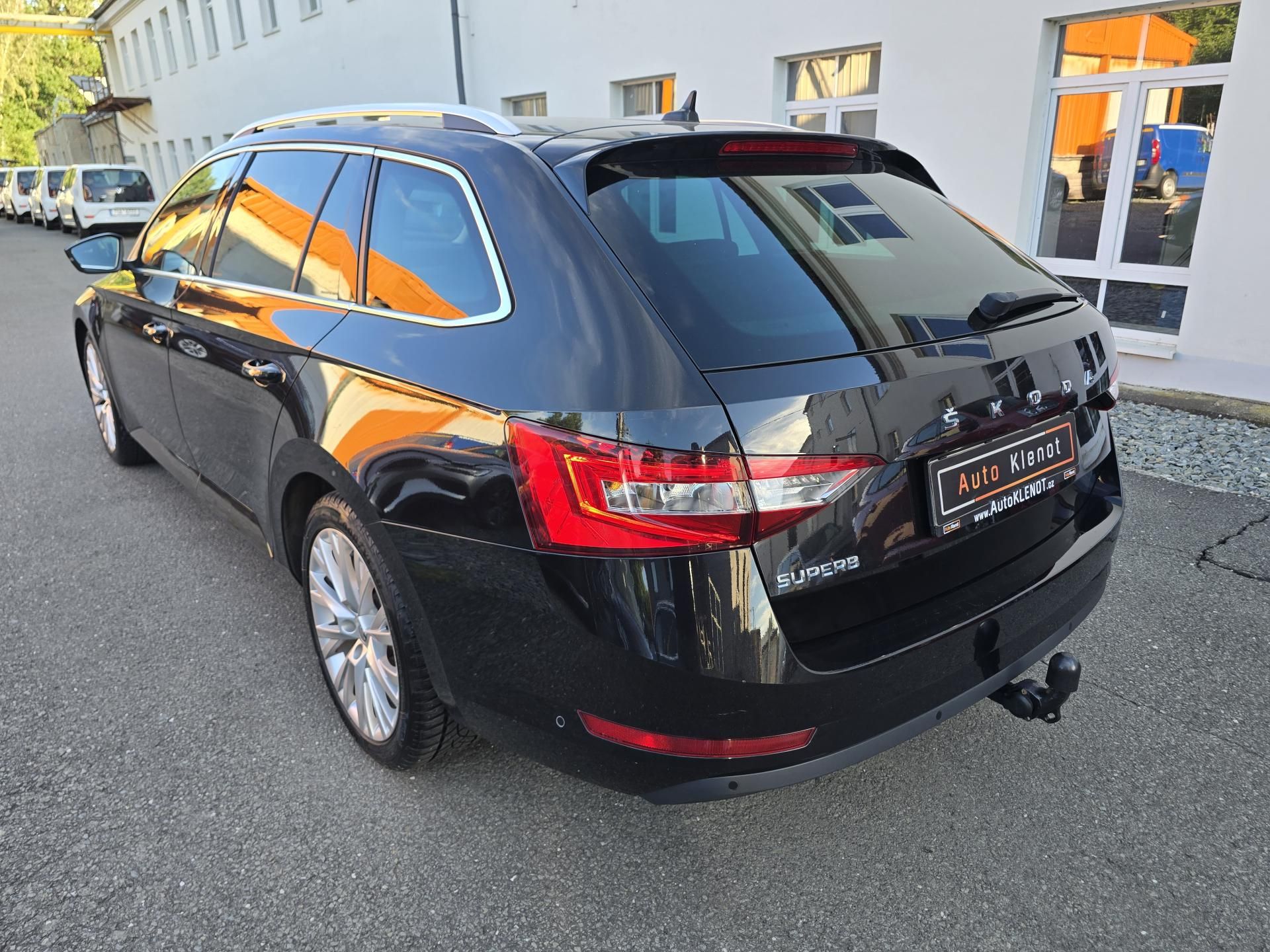 Škoda Superb, 2,0 TDI DSG STYLE VIRTUAL NAVI - fotka 5