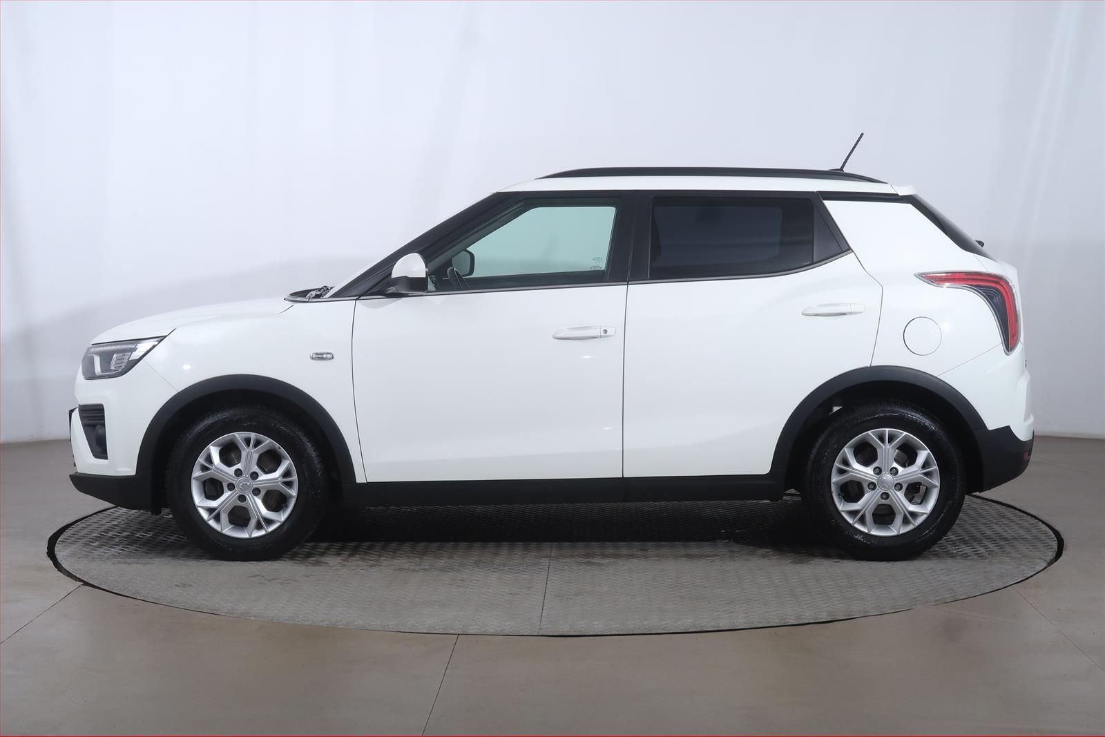 SsangYong Tivoli, 1.5 T-GDI, Serv.kniha - fotka 3