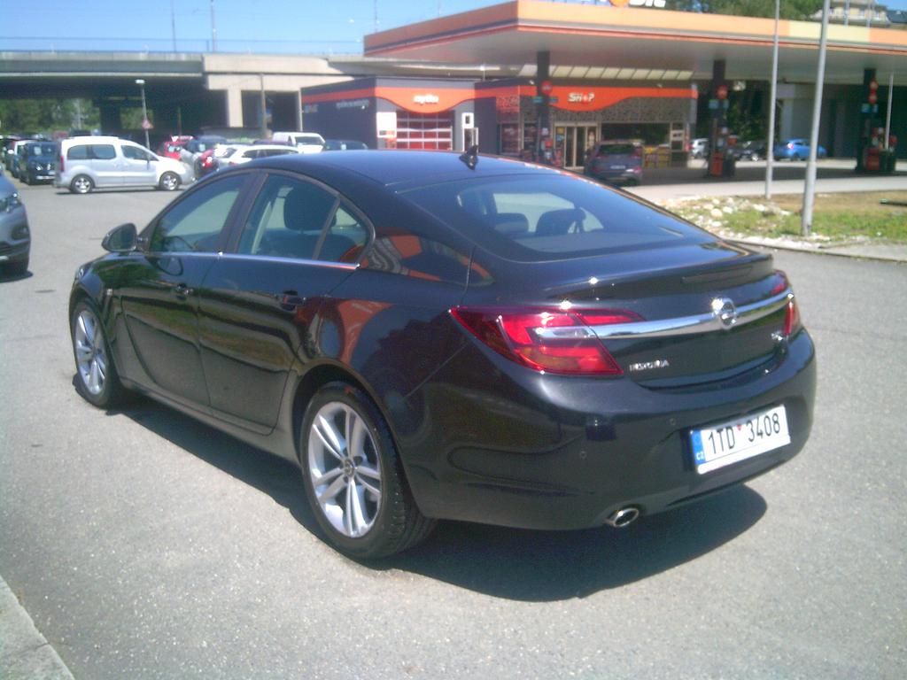 Opel Insignia, 2.0 CDTi 125kW,KOUP.ČR, 1.MAJ. - fotka 3