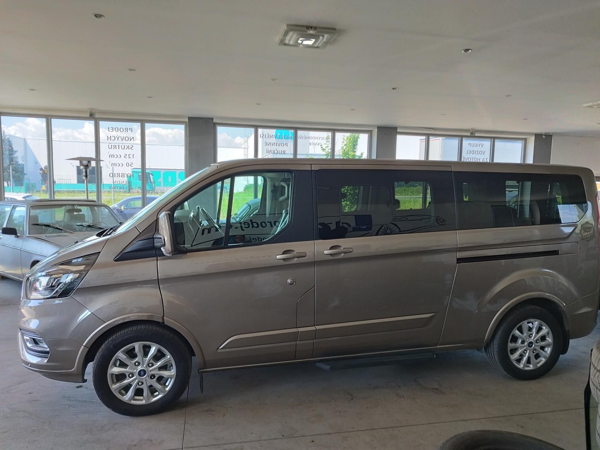 Ford Tourneo Custom, 2,0TDCI,125KW,ALU,LED,NAVI,ČR - fotka 4