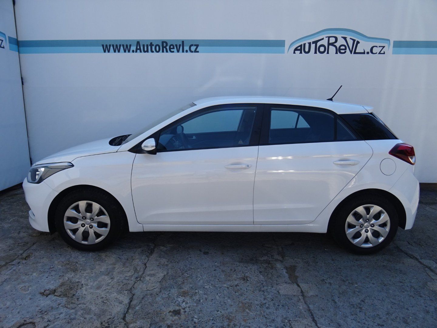 Hyundai i20, 1.2i,1maj,S.kniha,klima - fotka 6