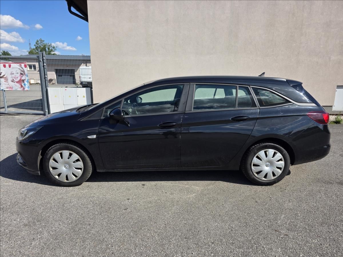 Opel Astra, 1,6 CDTI SPORTS TOURER  1.6CDT - fotka 3