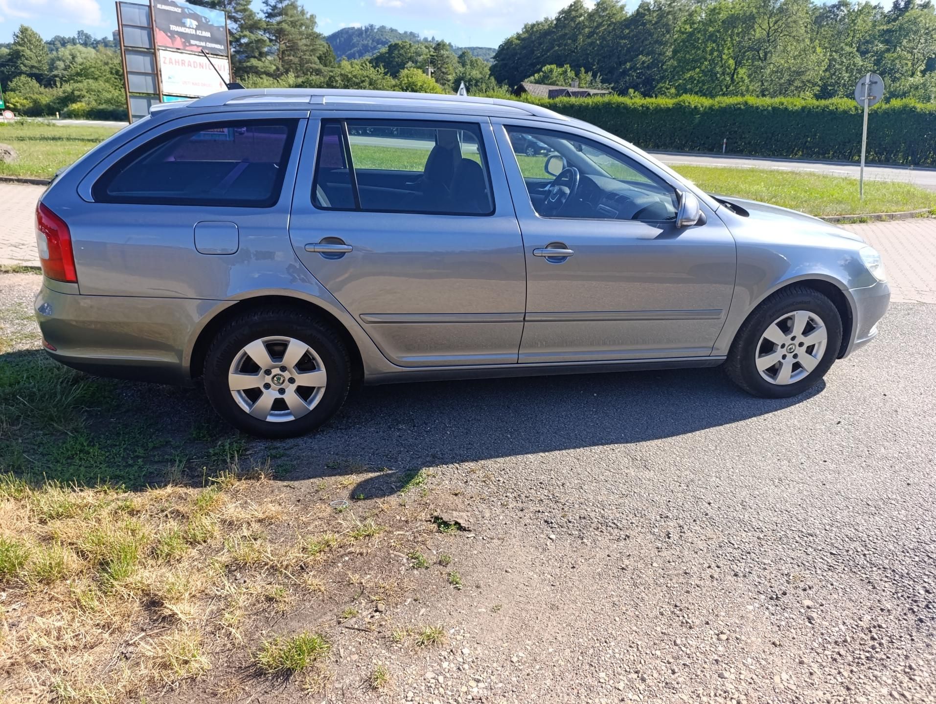 Škoda Octavia, 2.0 TDI Elegance - fotka 2