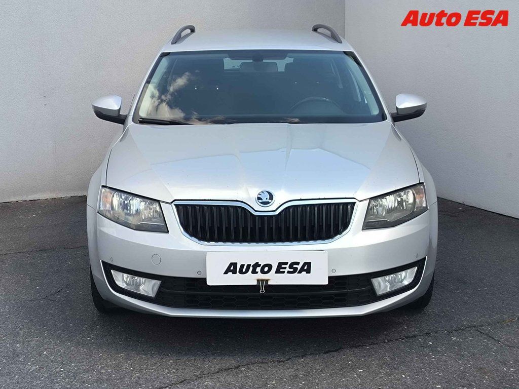 Škoda Octavia, 1.6 TDi,ČR - fotka 2