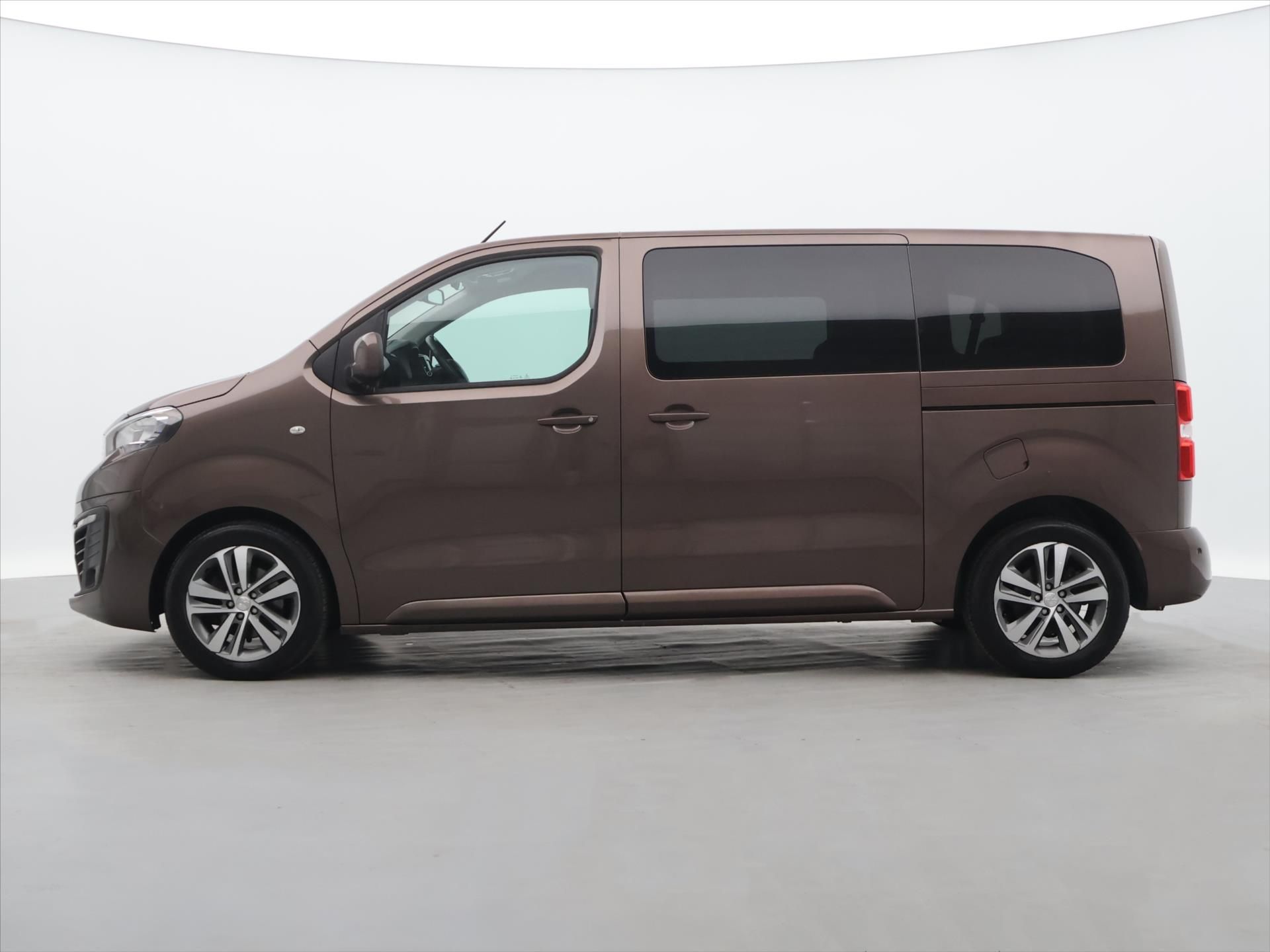 Peugeot Traveller, 2,0 BlueHDi 110kW Aut.klima CZ - fotka 4