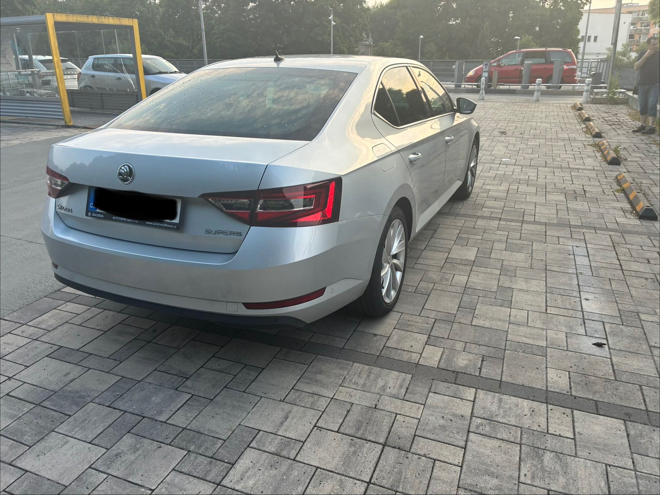 Škoda Superb, 1.4 Benzin Automat 1. majitel - fotka 3