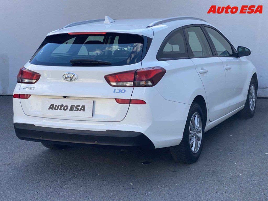 Hyundai i30, 1.4 T-GDi,1.maj,ČR - fotka 4