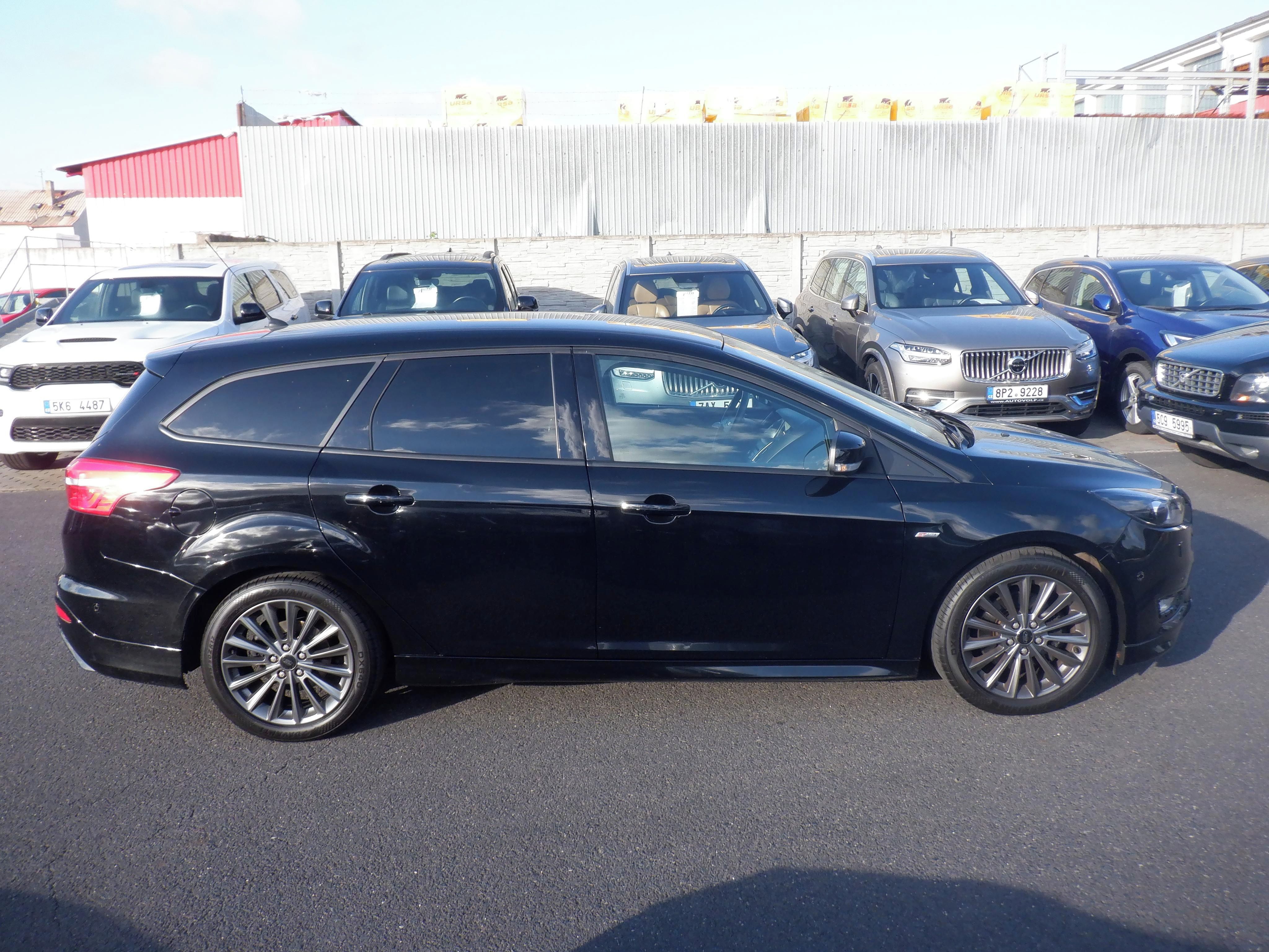 Ford Focus, 1.5 EcoBoost ST-Line 110kW - fotka 4