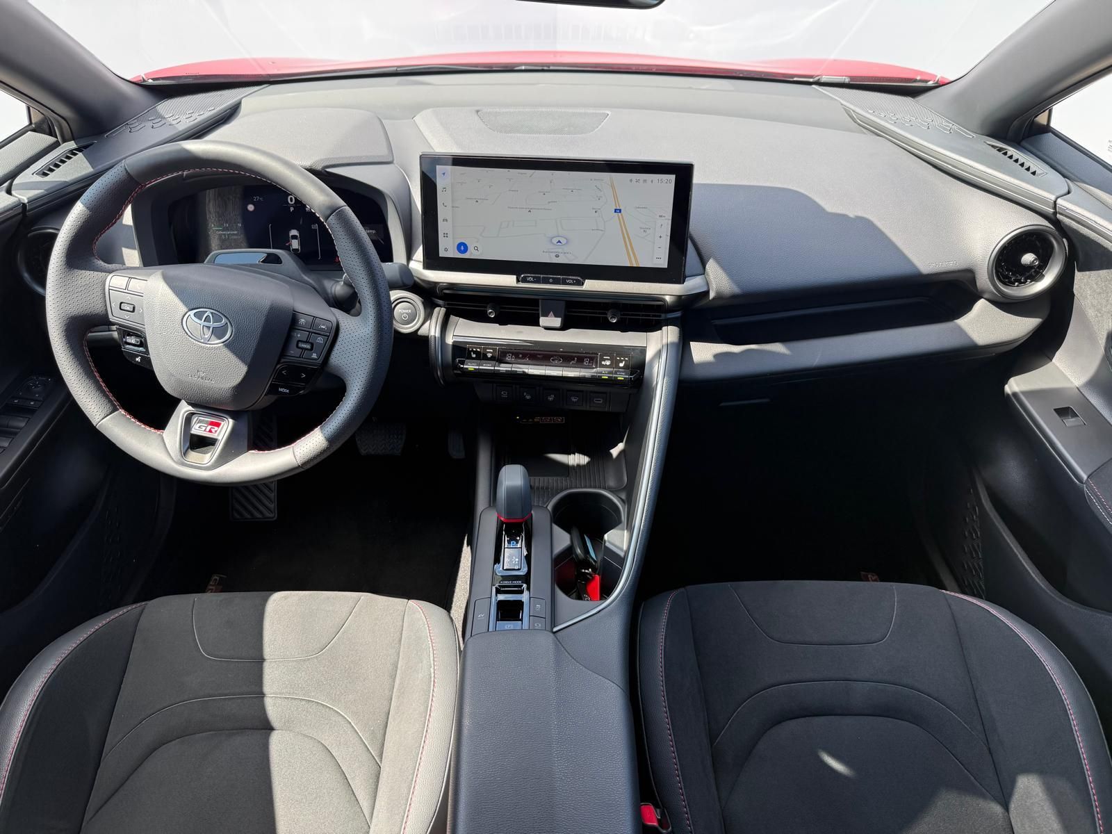 Toyota C-HR, 2,0 HEV e-CVT GR Sport - fotka 5