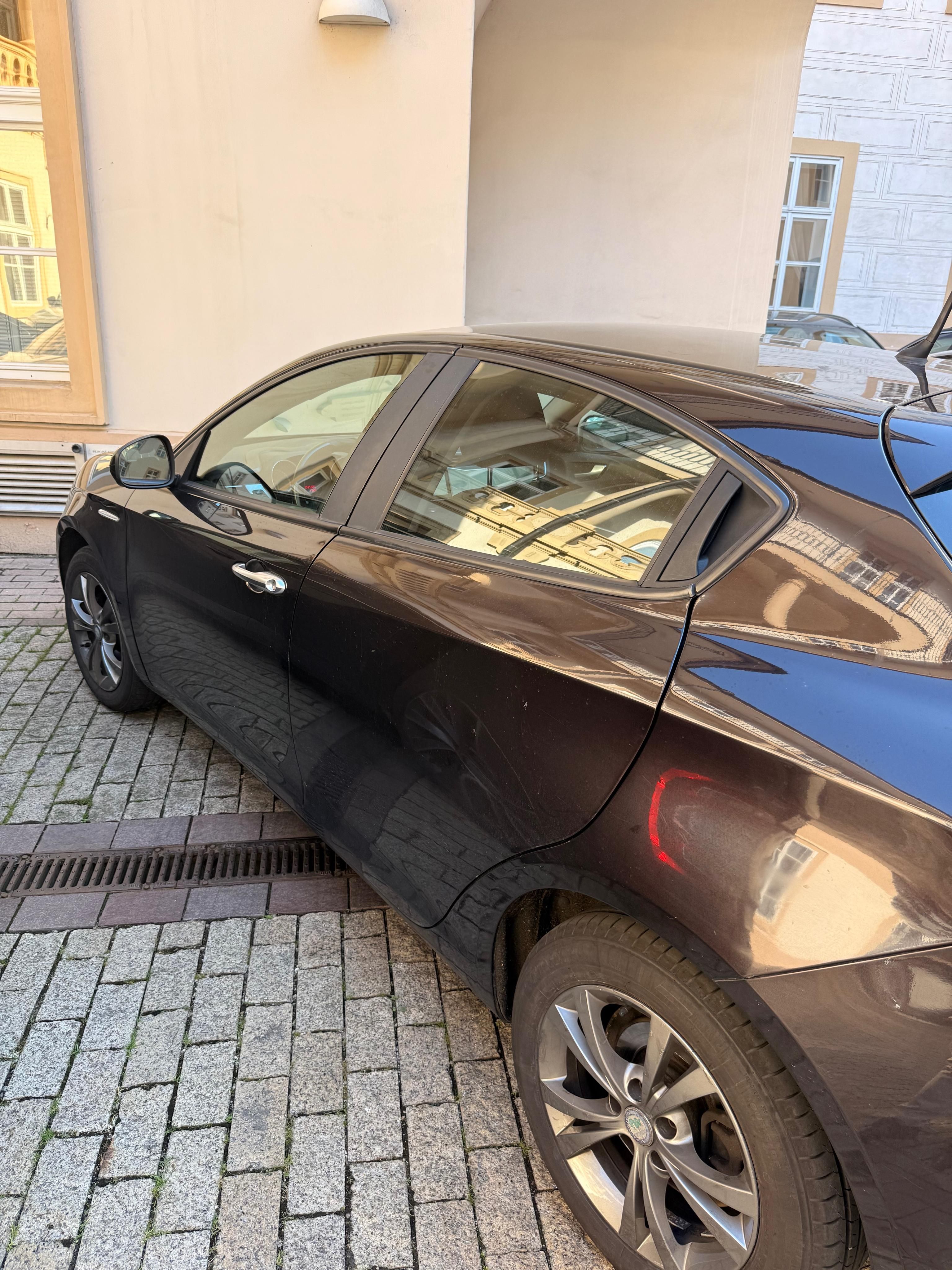 Alfa Romeo Giulietta, 1.6 JTD 77 kW | 2013 | 203 600 - fotka 5