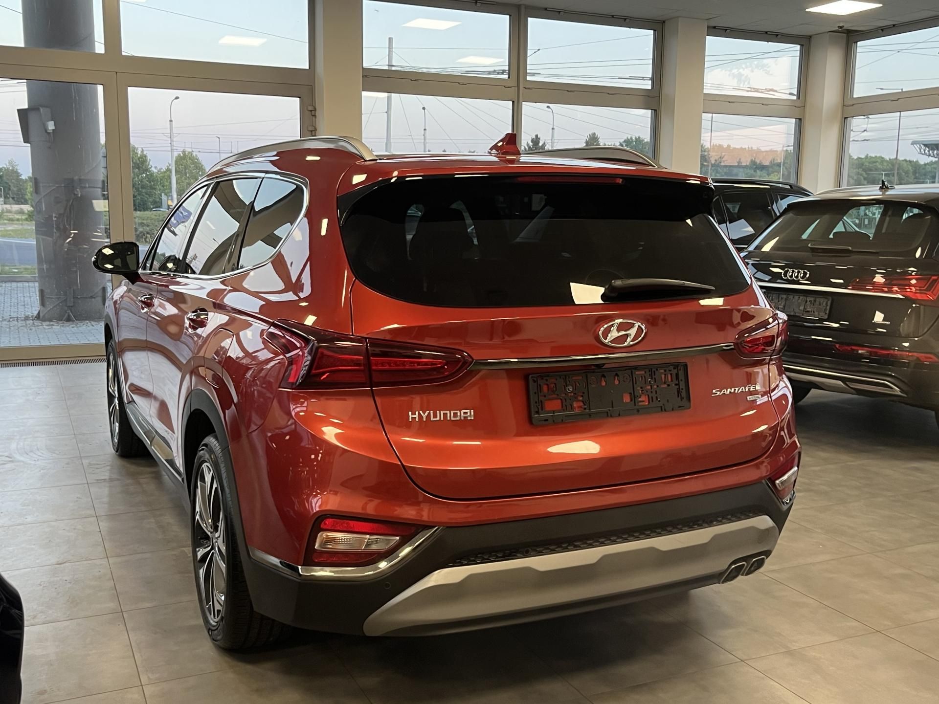 Hyundai Santa Fe, 2,2CRDI 4X4 NAVIGACE 7.MÍST - fotka 5