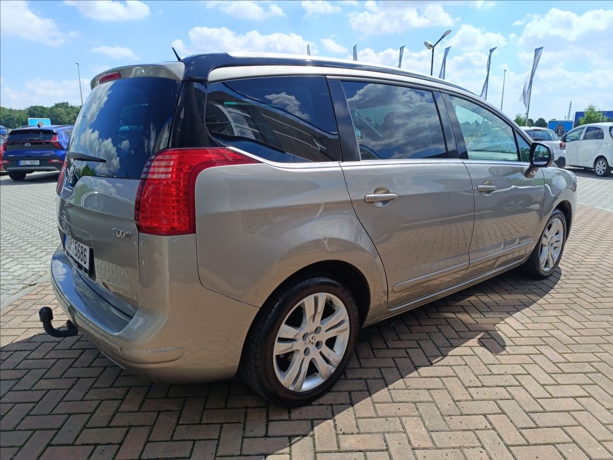 Peugeot 5008, 1,6 THP - fotka 5