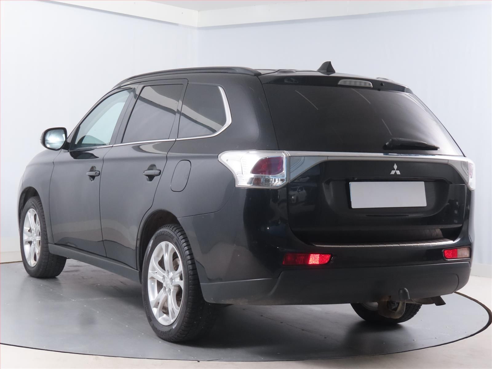 Mitsubishi Outlander, 2.2 DI-D, 4X4, 7 míst, Navi - fotka 4