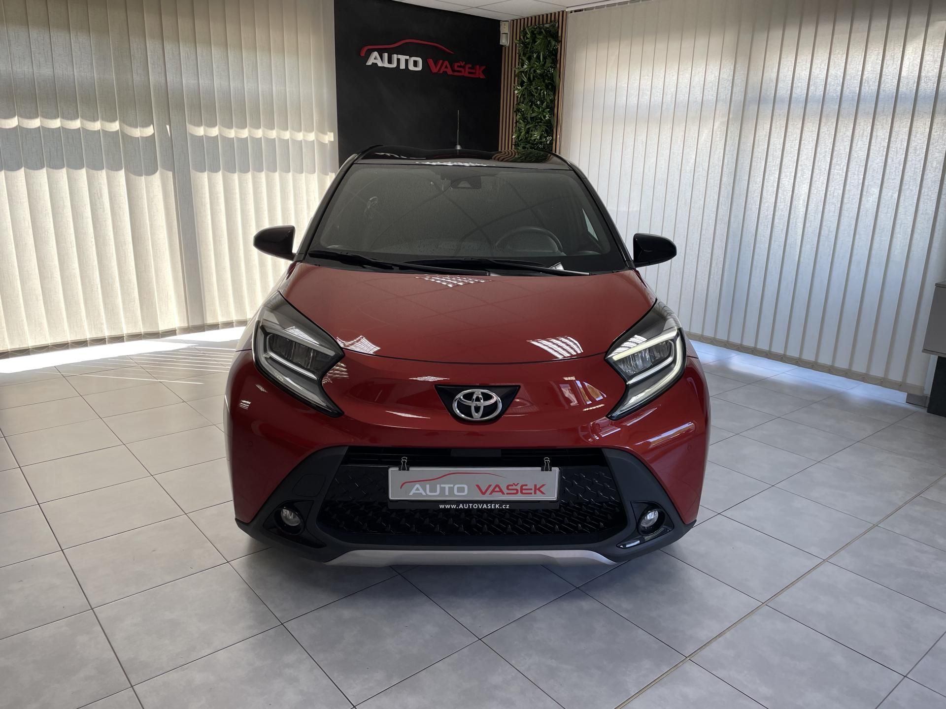 Toyota Aygo, X AUTOMAT ČR 1.MAJ LED NAVI - fotka 4