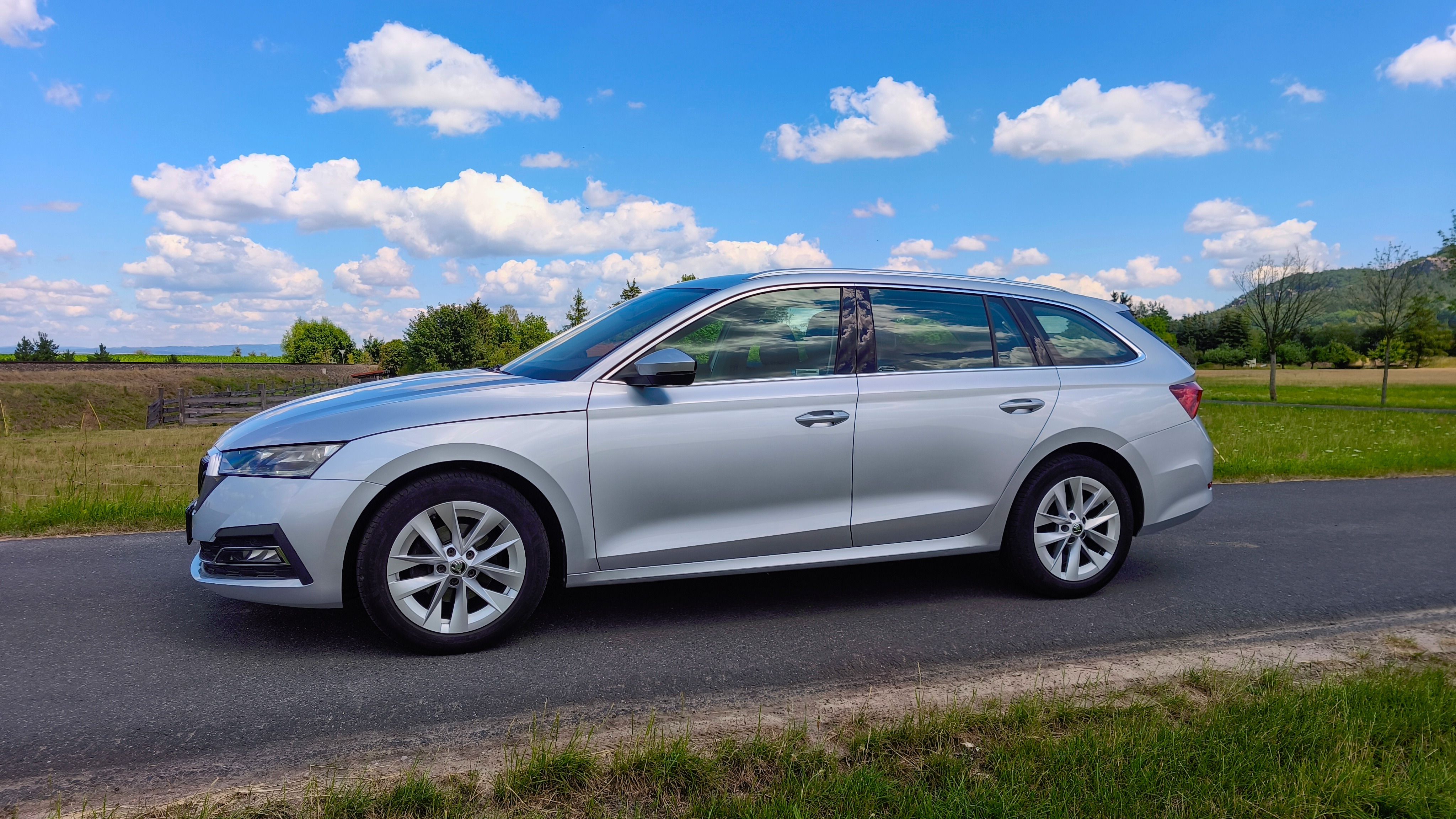 Škoda Octavia, 2.0TDI Style DSG Matrix tažné - fotka 3
