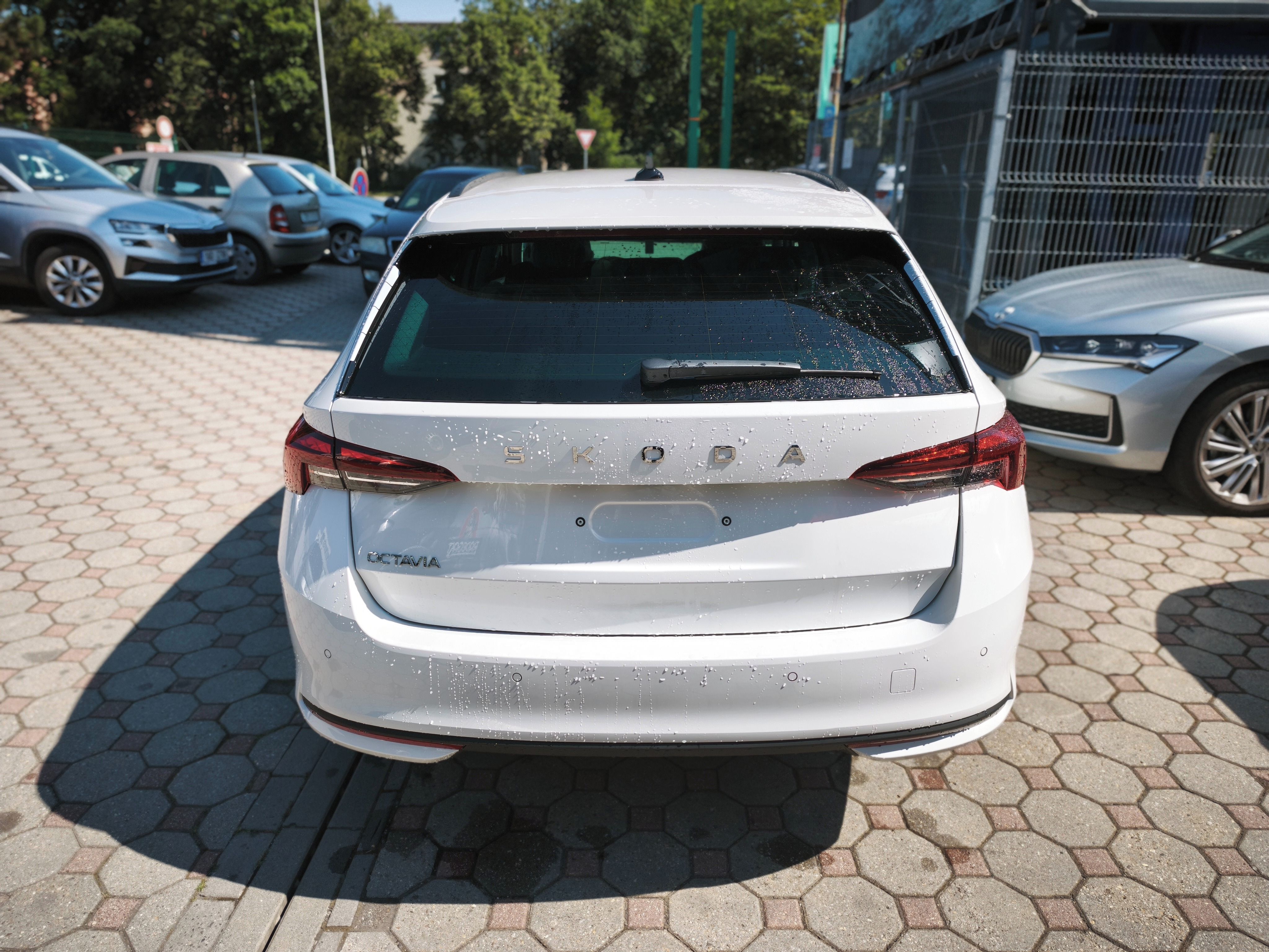 Škoda Octavia, Classic 2,0 TDI 110kW 7DSG - fotka 4