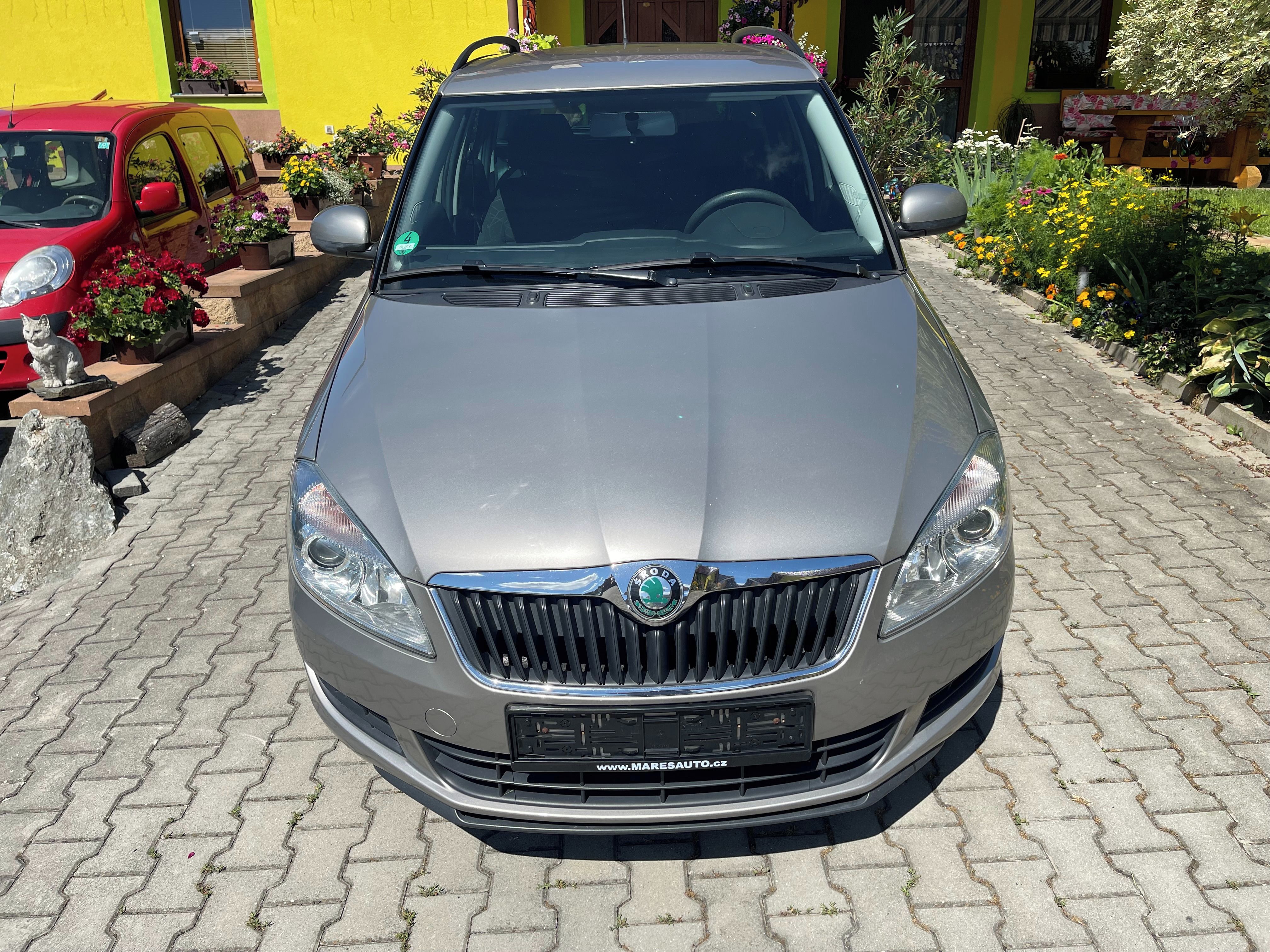 Škoda Fabia, COMBI 1.6 Tdi 66 kw výhřev sed - fotka 2