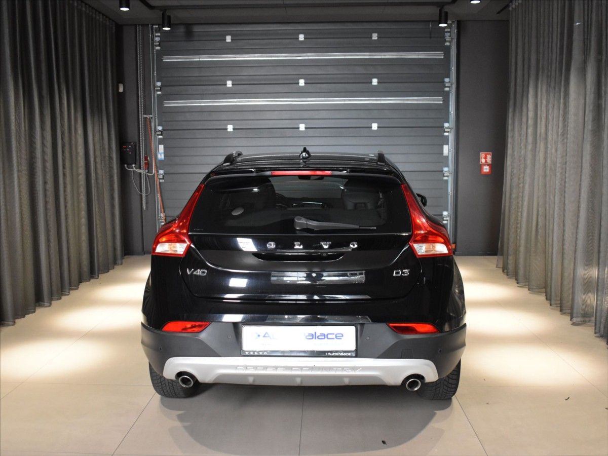 Volvo V40, 2,0 D3 Cross Country Adapt.tem - fotka 5