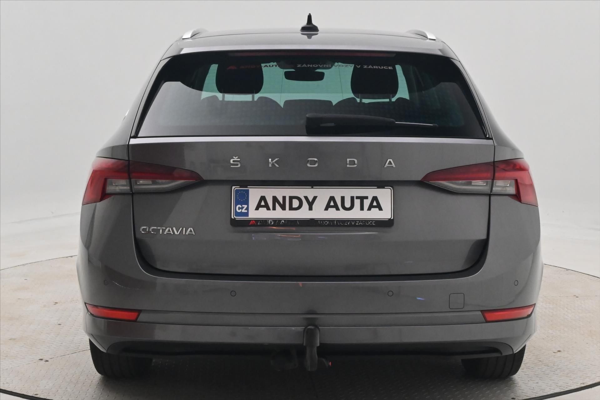 Škoda Octavia, 2,0 TDI 110kW DSG StyleTažné Z - fotka 6