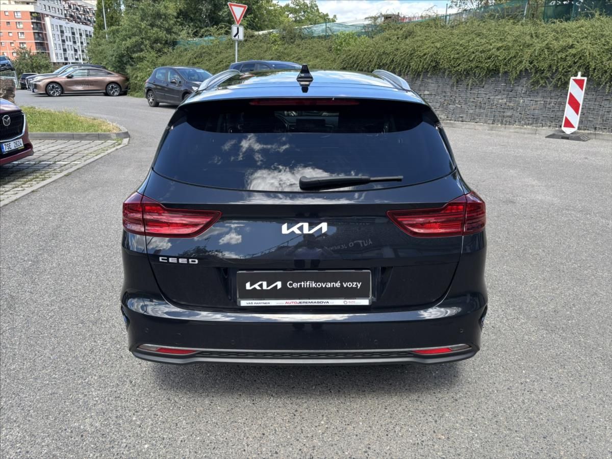 Kia Cee´d, 1,5 TGDi AT TOP ZÁRUKA CARPLAY - fotka 4