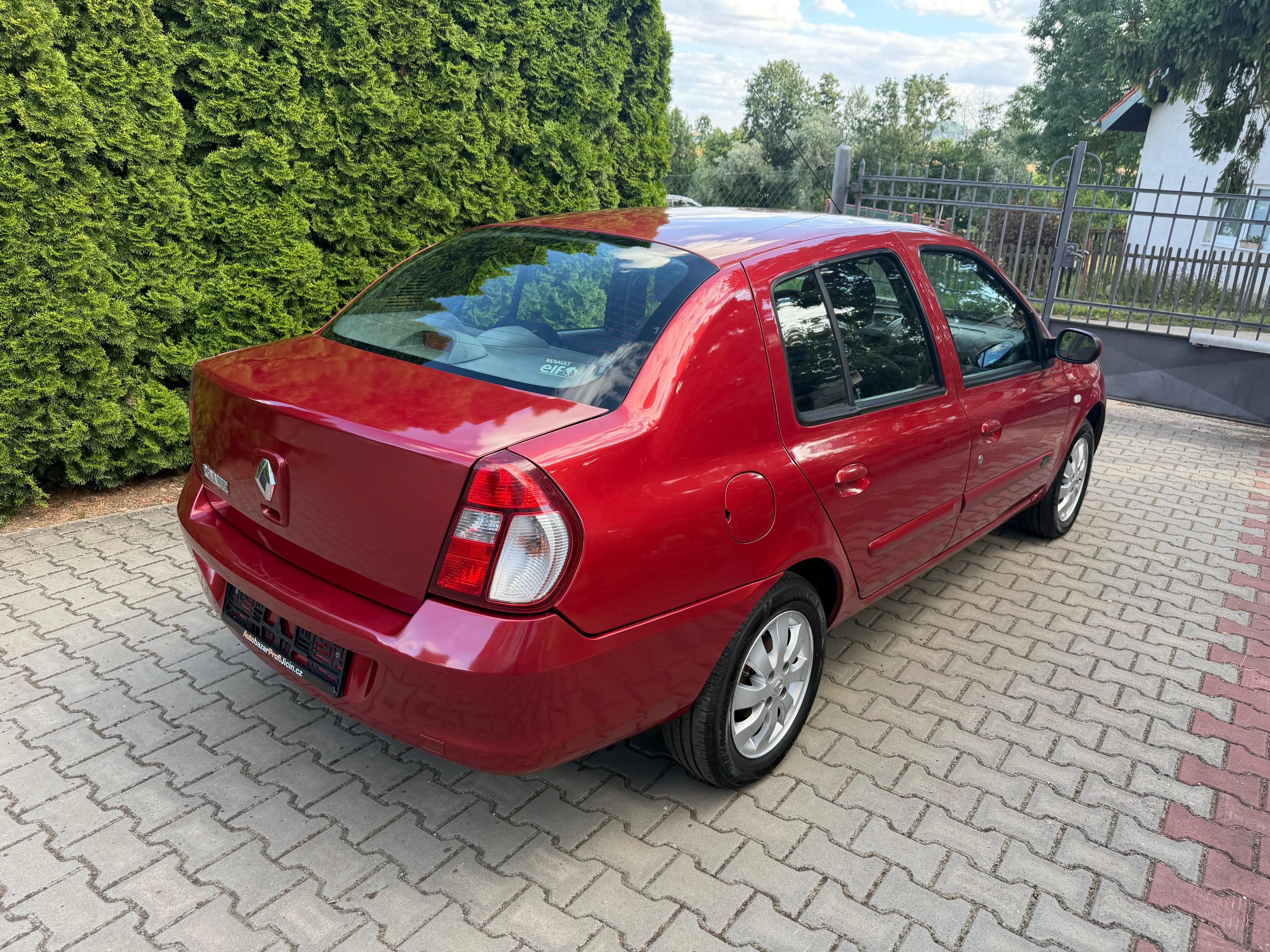 Renault Thalia, 1,4i/16 V nové zimáky  klima - fotka 4